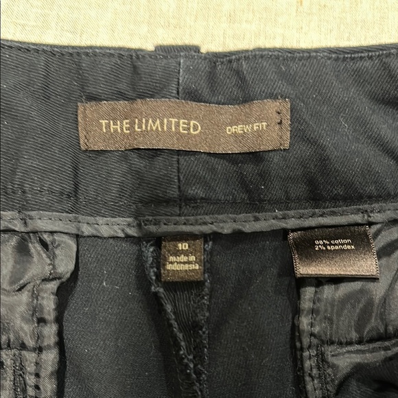 The Limited Drew Fit Women's Black Shorts size 10 - Picture 2 of 5